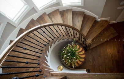 Tất tần tật về cầu thang gỗ óc chó hiện nay trong nước